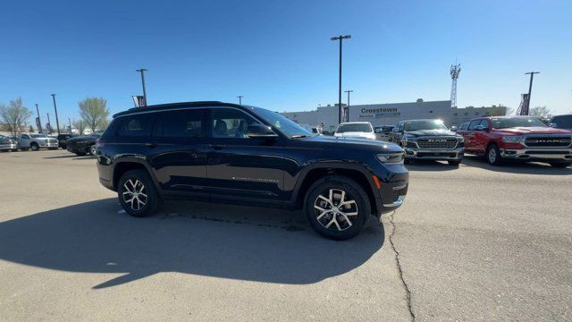 2024 Jeep Grand Cherokee L Limited in Cars & Trucks in Calgary - Image 4