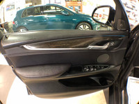 SUV........ PREMIUM PACKAGE ........... 3.0 LITER INLINE 6-CYLINDER ENGINE WITH 300 HP AND 300 LB-FT... (image 9)