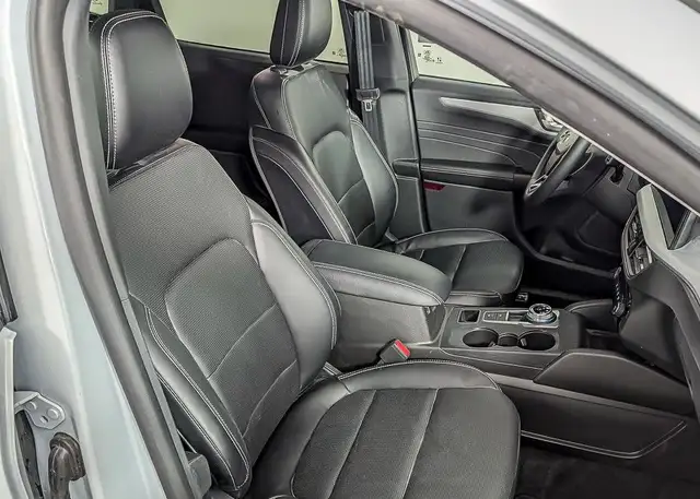 2025 Ford Escape Platinum in Cars & Trucks in Calgary - Image 23