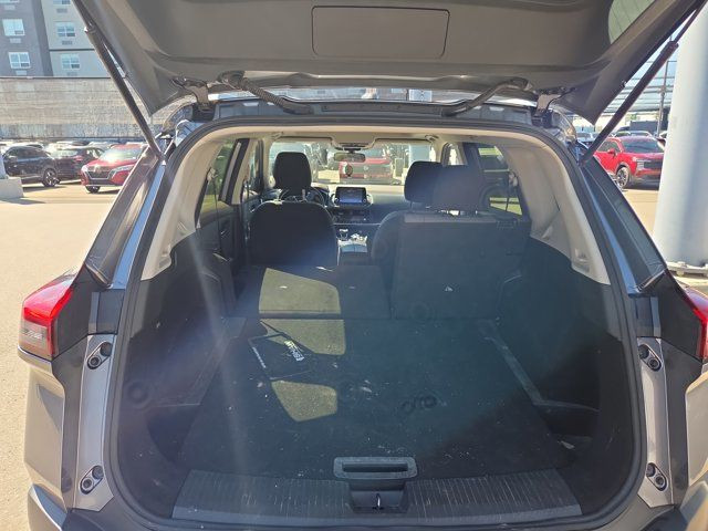 2023 Nissan Rogue SV | AWD | MOONROOF | BACK UP CAM | in Cars & Trucks in Calgary - Image 4