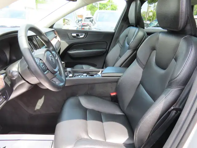 2022 Volvo XC60 Recharge T8 eAWD PHEV Inscription Expression - L dans Autos et camions dans Région d’Oakville/Halton - Image 31