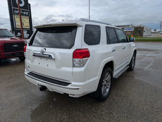 2011 Toyota 4Runner SR5 | Leather | Navigation in Cars & Trucks in Winnipeg - Image 4