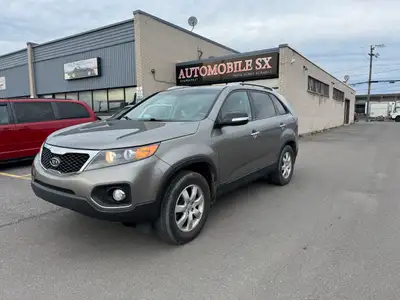 2012 KIA SORENTO, 4 CYLINDRE, FWD, EXCELLENT CONDUITE, AC . GROUPE ÉLECTRIQUES, SIÈGES CHAUFFANTS HO...