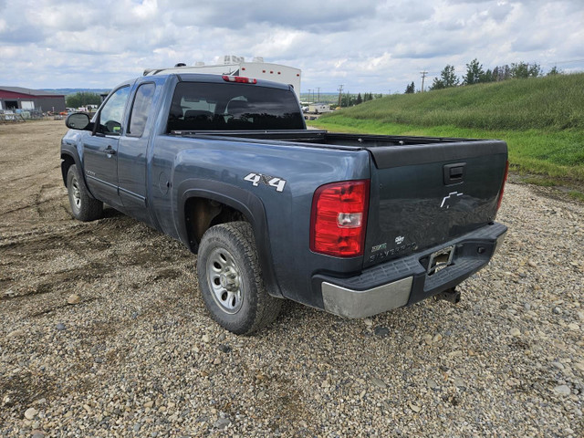 2011 Chevrolet Silverado in Cars & Trucks in Edmonton - Image 4