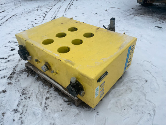 Aprox 575L hi volume self cooling hydraulic tank in Heavy Equipment in St. Albert