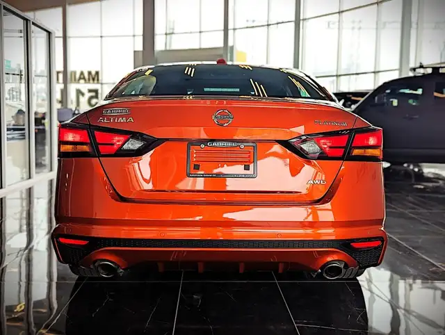 2022 Nissan Altima 2.5 Platinum AWD in Cars & Trucks in City of Montréal - Image 7