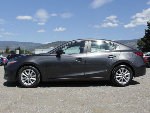 2018 Mazda Mazda3 in Cars & Trucks in Penticton - Image 3