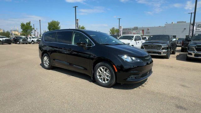 2024 Chrysler Grand Caravan SXT | Heated Seats | Apple CarPlay in Cars & Trucks in Edmonton - Image 2