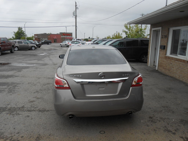  2013 Nissan Altima 4dr Sdn V6 CVT 3.5 SL in Cars & Trucks in St. Catharines - Image 4