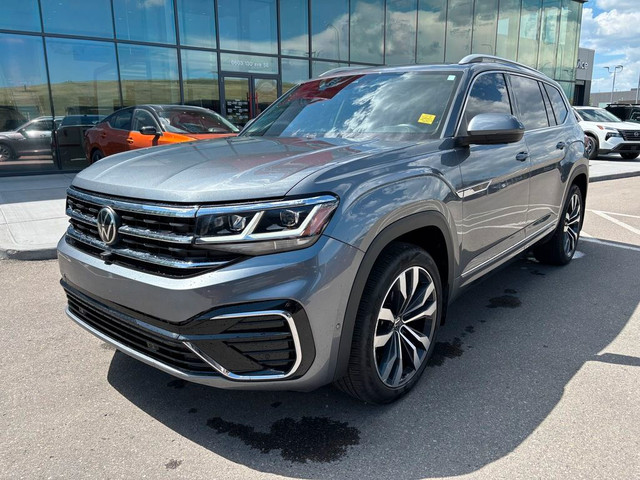 2021 Volkswagen Atlas Execline 4MOTION | R-Line Package | 7 Pass in Cars & Trucks in Calgary - Image 2