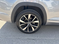 2024 Volkswagen Atlas Execline Silver **LEATHER**, **APPLE CAR PLAY**, **SUNROOF**, 3rd row seats: s... (image 9)