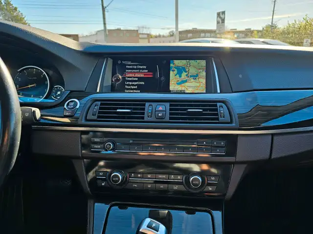2016 BMW 5 Series 4dr Sdn 528i xDrive AWD in Cars & Trucks in Oakville / Halton Region - Image 13