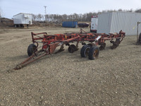 Melroe 5 Bottom Plow 900 Series