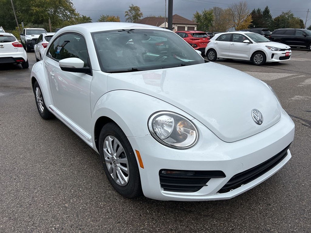  2017 Volkswagen Beetle Coupe AUTOMATIC, CLEAN CARFAX, BACKUP CA in Cars & Trucks in London - Image 4