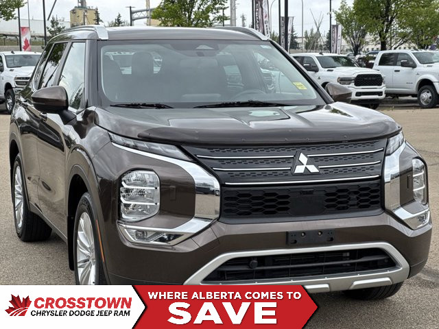 2023 Mitsubishi Outlander | Heated Seats | Apple CarPlay in Cars & Trucks in Edmonton