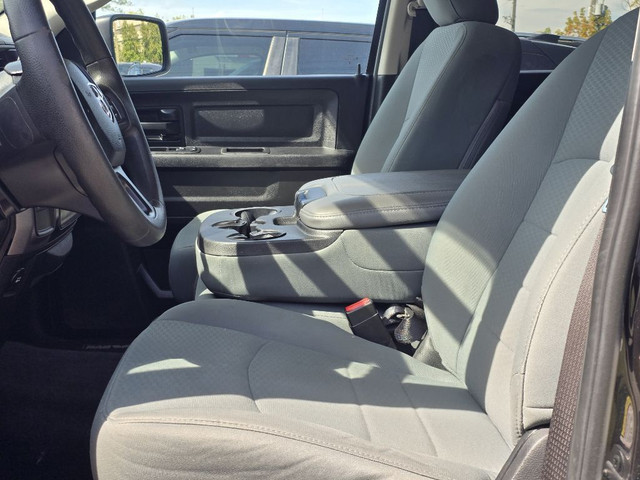 2017 Ram 1500 Tradesman 4x4 Crew Cab 149 in. WB Automatic in Cars & Trucks in City of Toronto - Image 3