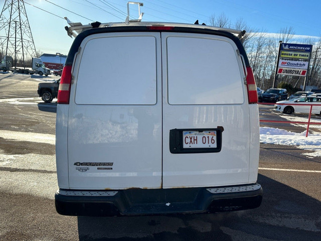 2014 Chevrolet Express Cargo Van in Cars & Trucks in Moncton - Image 4