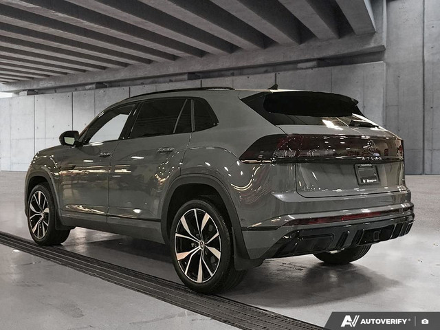 2024 Volkswagen Atlas Cross Sport Execline, under 32,000km in Cars & Trucks in Edmonton - Image 4