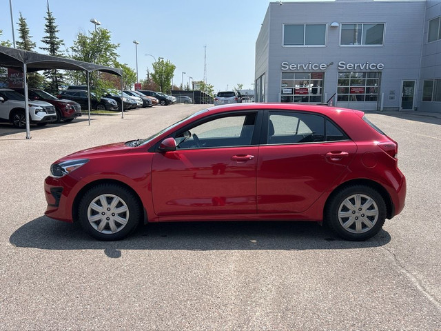 2023 Kia Rio 5-door LX+ IVT - HATCHBACK / APPLE CARPLAY / ANDROI in Cars & Trucks in Calgary - Image 3