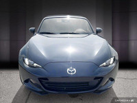 La Mazda MX-5 GS 2024, fidèle à son héritage de roadster léger et agile, continue de séduire les pur... (image 9)