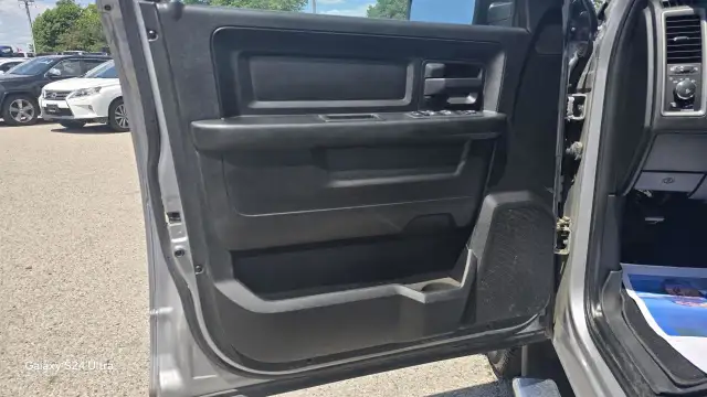 2019 RAM 1500 Classic ST dans Autos et camions dans London - Image 21
