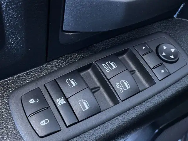 2023 Ram 1500 Classic Express | 4X4 | Backup Camera in Cars & Trucks in Prince George - Image 23