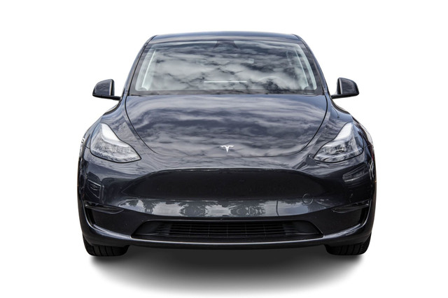 2024 Tesla Model Y RWD * Standard range* Toit panoramic Standard dans Autos et camions  à Ville de Montréal - Image 2