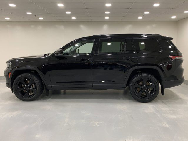 2023 Jeep Grand Cherokee L Limited * Black Appearance Package * in Cars & Trucks in Regina - Image 2
