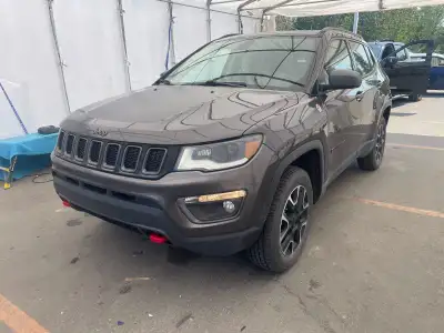 À voir! / Come see it! TRÈS BIEN ÉQUIPÉ / VERY WELL EQUIPPED. Version Trailhawk Elite 4x4, Toit pano...