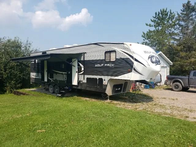 2019 FOREST RIVER WOLF PACK 315PACK12 (FINANCING AVAILABLE) in Travel Trailers & Campers in Strathcona County - Image 3