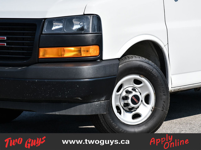 2021 GMC Savana Cargo Van RWD G2500 135 Back Up Camera in Mirror in Cars & Trucks in St. Catharines - Image 2