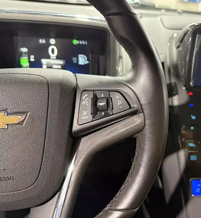 2015 CHEVROLET Volt FWD/CRUISE/CAMERA/BLTH/AC/MAGS/AUCUN ACCIDEN in Cars & Trucks in City of Montréal - Image 18