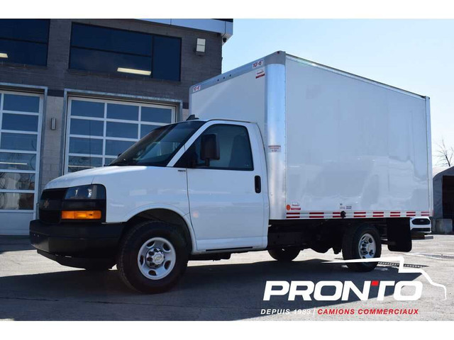 2023 Chevrolet Express Commercial Cutaway 3500 ** Cube 12 pieds  in Cars & Trucks in Laval / North Shore