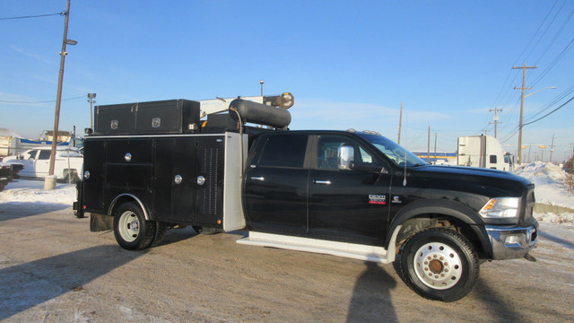 2012 DODGE RAM 5500 CREW CAB LARAMIE SERVICE TRUCK WITH CRANE in Cars & Trucks in Edmonton - Image 4
