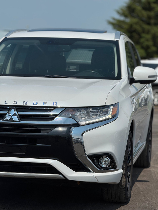 2018 Mitsubishi OUTLANDER PHEV in Cars & Trucks in Kitchener / Waterloo - Image 3