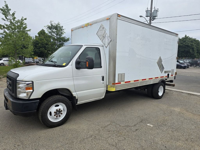 2018 Ford E-450 E-450 - 14Ft Box - Barn Door - Certified in Cars & Trucks in City of Toronto - Image 2