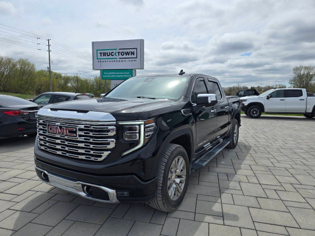 2022 GMC Sierra 1500 in Cars & Trucks in Ottawa