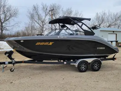 2025 Yamaha Boats 222XD Serving up premium sound and surf, the 222XD is the pinnacle of the 22-foot...