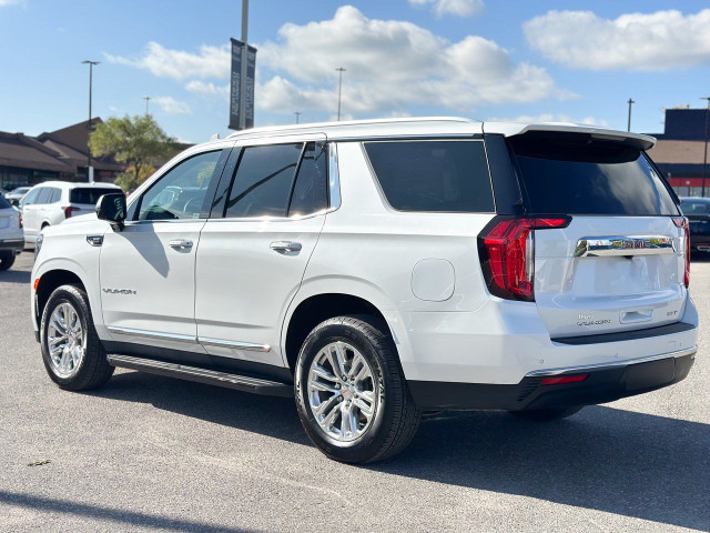 2023 GMC Yukon SLT 7 PASSENGER|SUNROOF|LUXURY PACKAGE|LOW KM in Cars & Trucks in City of Toronto - Image 4