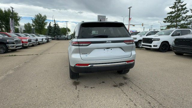 2023 Jeep Grand Cherokee 4xe | Remote Start | Heated Seats in Cars & Trucks in Edmonton - Image 3