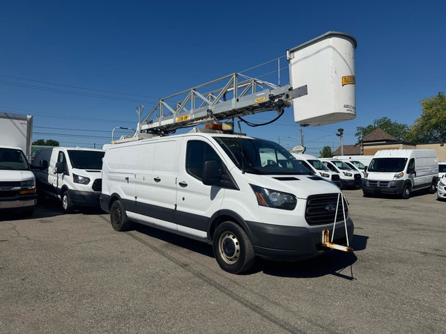 Ford Transit Cargo Van T-350 toit bas 148 po Nacelle 2017 à vend in Cars & Trucks in Laval / North Shore - Image 2