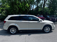 7 PASSENGER IN ABSOLUTE PERFECT CONDITION! 56 SERVICE RECORDS! BRING YOUR TRADE!! Buy with confidenc... (image 5)