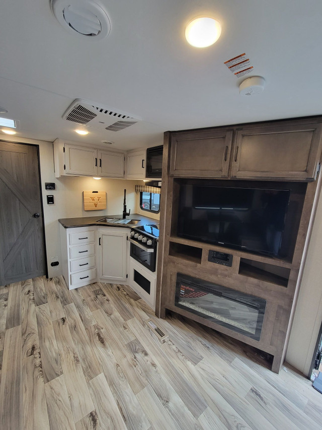 2021 Venture Stratus 261VRL in Travel Trailers & Campers in New Glasgow - Image 4