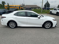 Discover the reliability and modern design of the 2022 Toyota Camry SE, now available at Blue Mounta... (image 5)