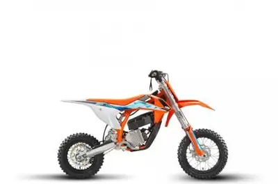 Engine Type: Electric Cooling: Air Fuel System: Electric Front Suspension: Inverted Fork Front Brake...