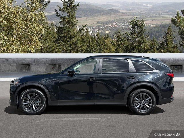 2025 Mazda CX-70 MHEV GS-L | Sunroof | 39.6 Cubic Feet of Trunk in Cars & Trucks in Cowichan Valley / Duncan - Image 2