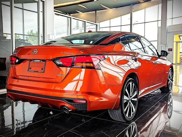 2022 Nissan Altima 2.5 Platinum AWD in Cars & Trucks in City of Montréal - Image 6