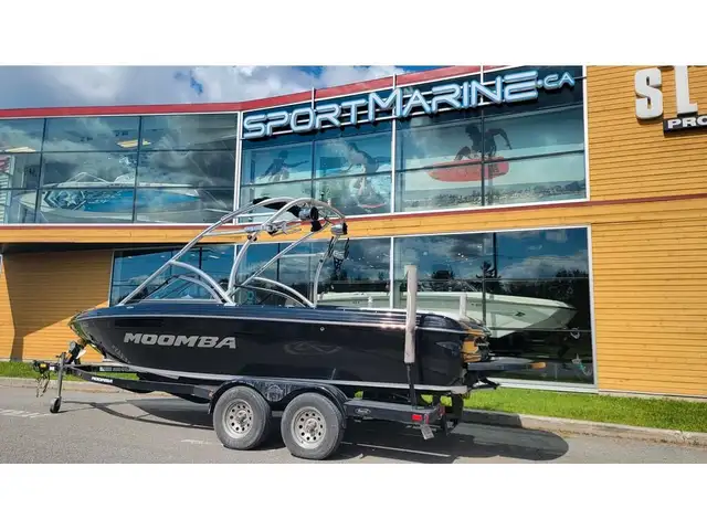 2010 Moomba LSV in Powerboats & Motorboats in Granby - Image 3