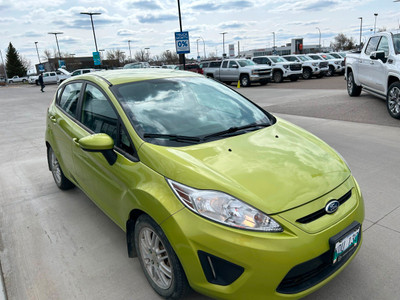 2013 Ford Fiesta SE TWO SETS OF WHEELS | LOW KMS | HEATED SEATS