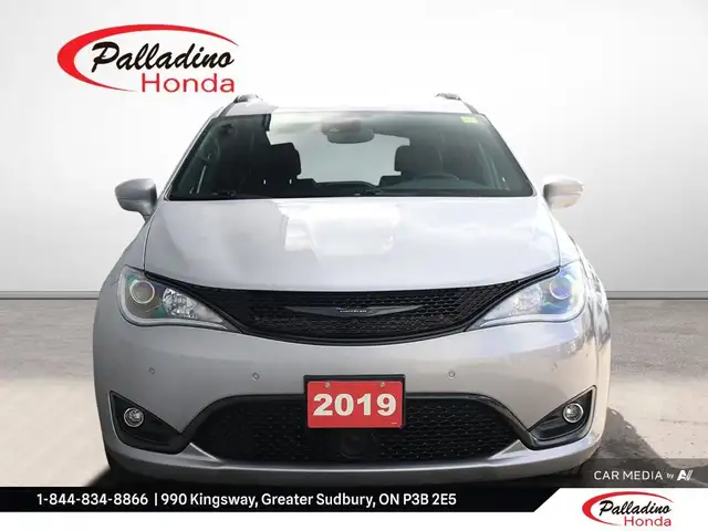 2019 Chrysler Pacifica Limited in Cars & Trucks in Sudbury - Image 3